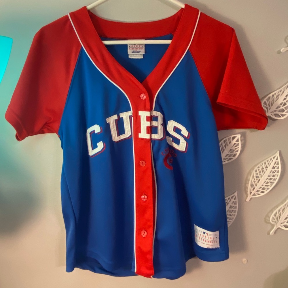 Women’s vintage Cubs Jersey!
